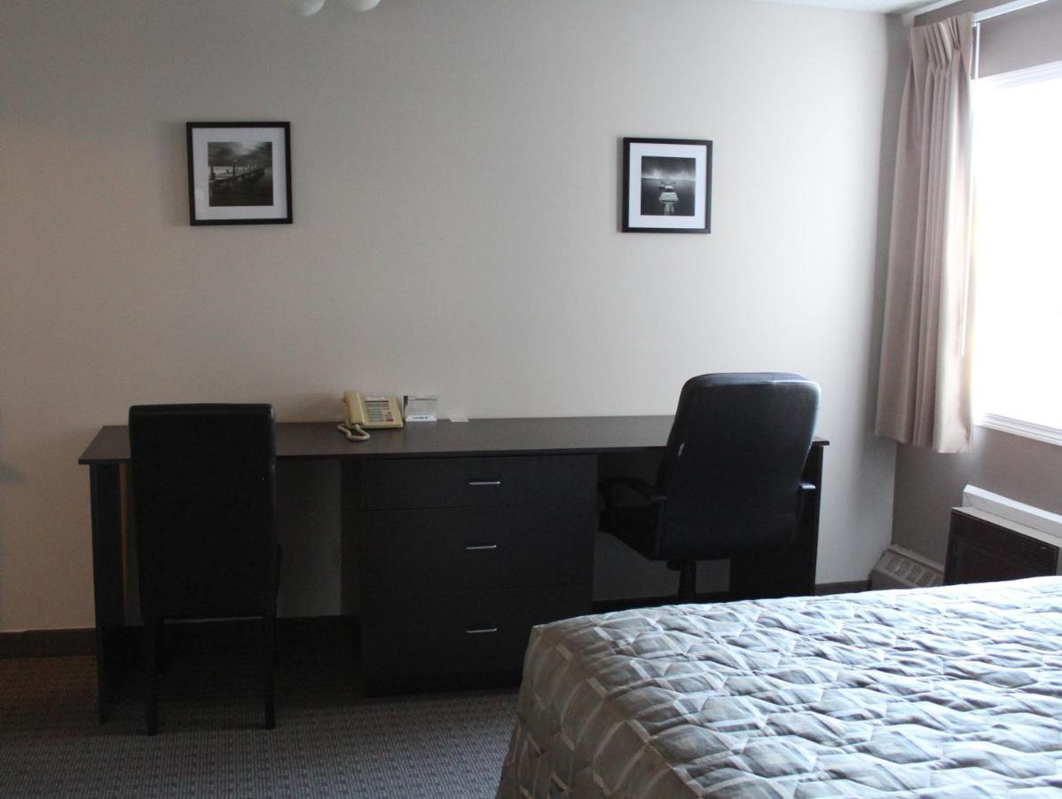 Arbour Ridge Inn & Suites Kindersley ภายนอก รูปภาพ